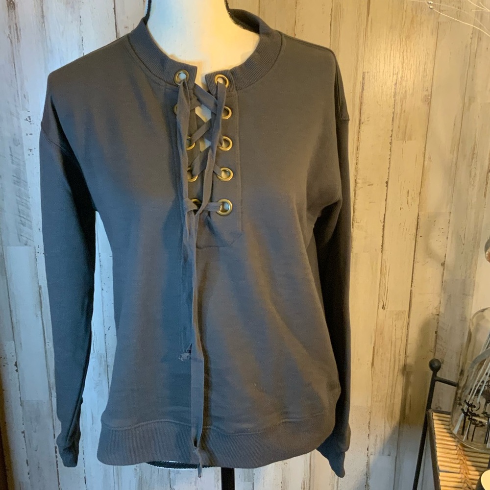 Blanc de blanc lace up the front sweatshirt. Size M. NWT